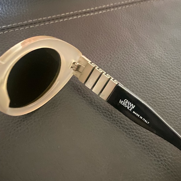 VERSACE SUNGLASSES VINTAGE SILVER AND BLACK MEDUSA 480/B COL. 681 main image 6